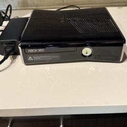 Microsoft Xbox 360 S Bundle