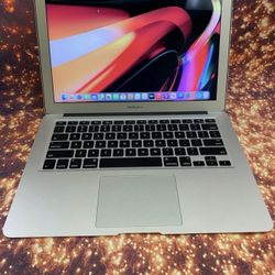 Apple MacBook Air 13" i7 8gb / 128gb SSD