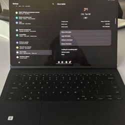 Samsung Galaxy Tab s8 Ultra w/ Book Keybaord