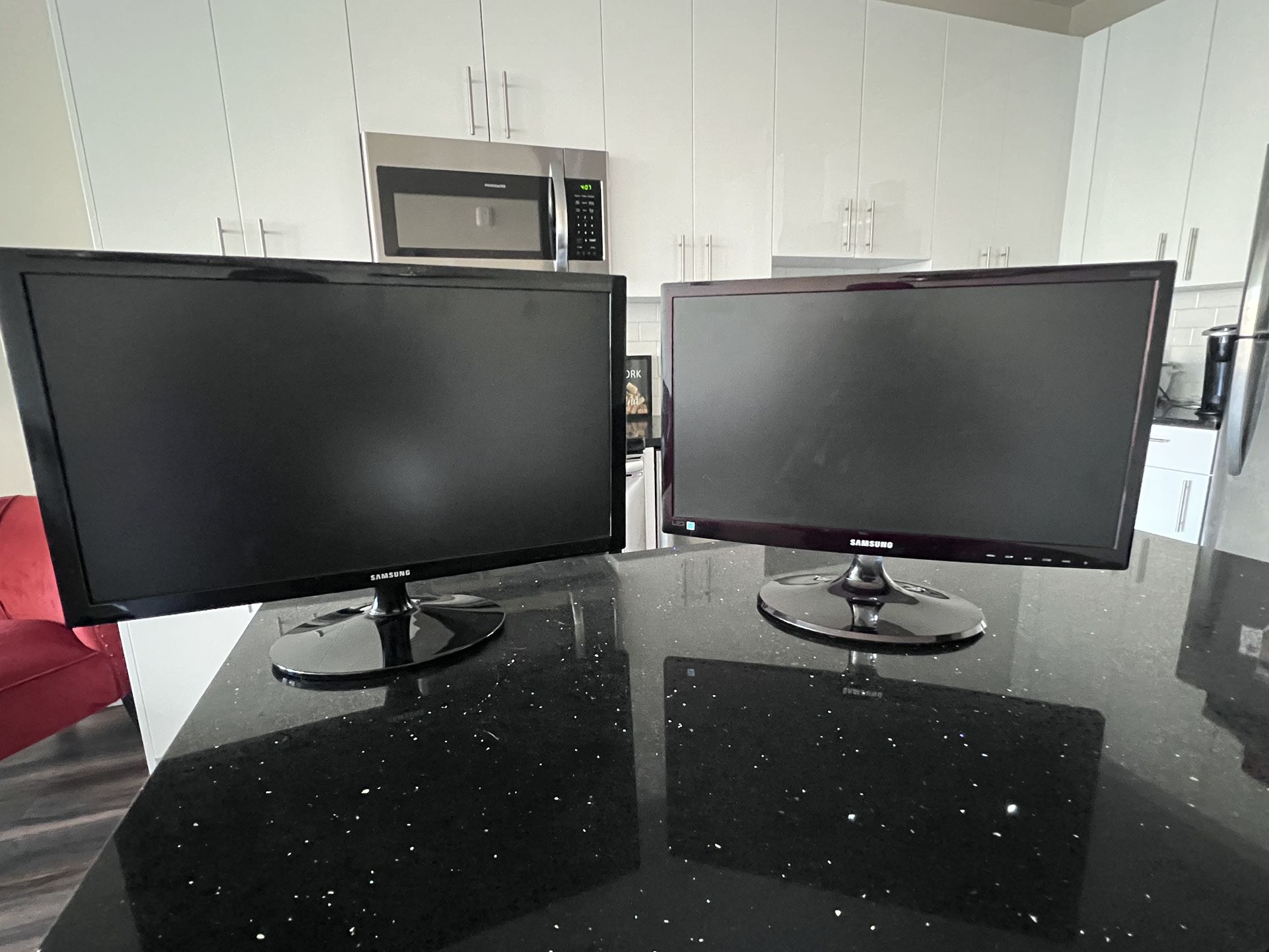 Samsung Monitors (chords Included)