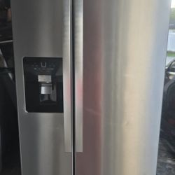Whirlpool 22 5 cubic feet. Stainless steel Side by Side refrigerator with filtered water, ice dispenser. Model # WRS321HDHZ0H. 