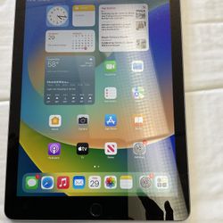 iPad  6th, 32 GB with WiFi 