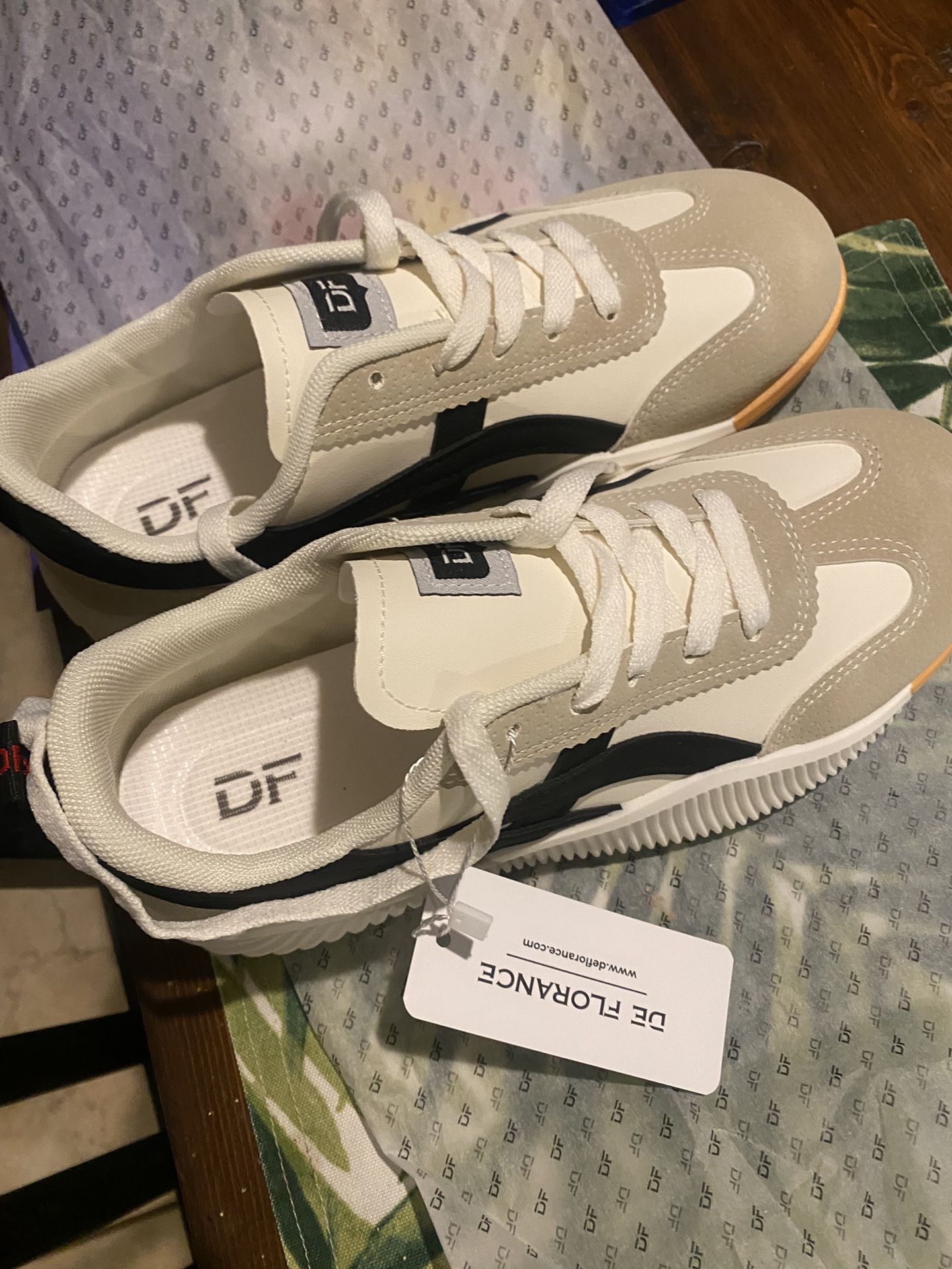 De Florence Women’s Shoes Brand New In Box- Never Worn