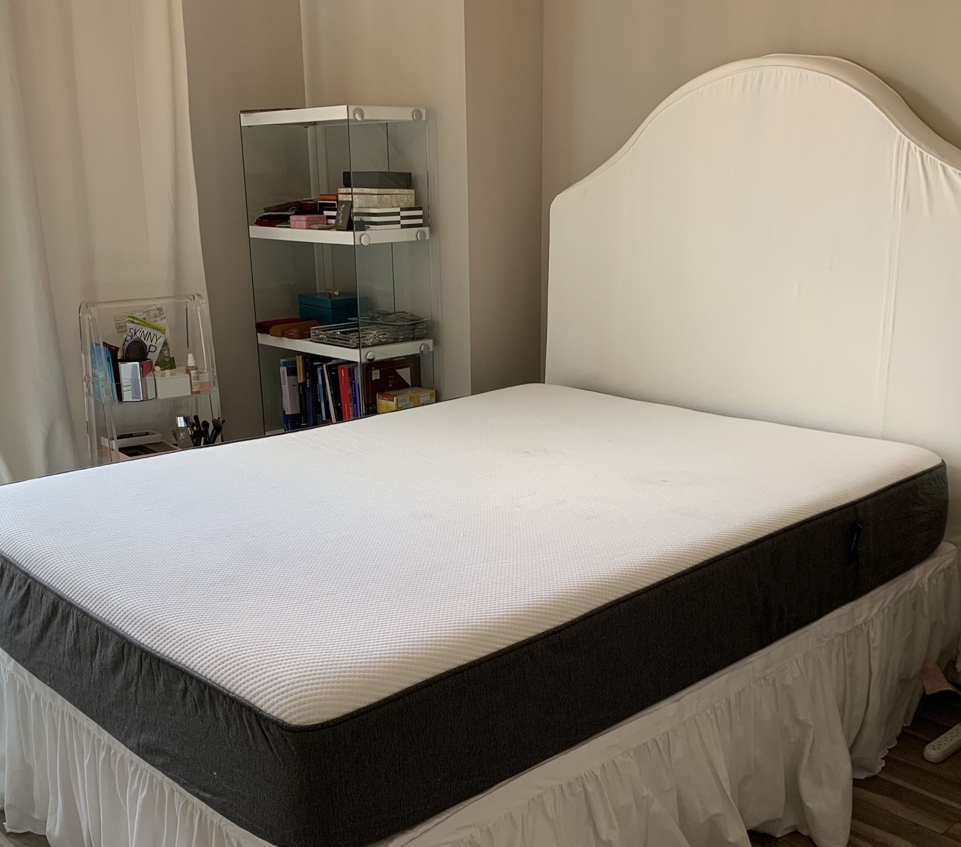 Casper Mattress - full size bed!