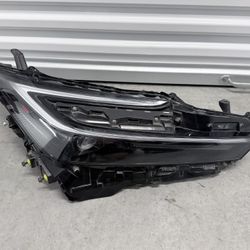 2023-2024-2025 Toyota Prius Headlights Right LED OEM