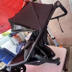 Guava Roam Stroller-Charcoal /Gray Date Oct/2024