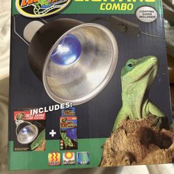 Zoo Med Aquarium Lighting And Moss & Eco Earth Compressed Coconut, Fiber, Expandable Substrate 1 Pound