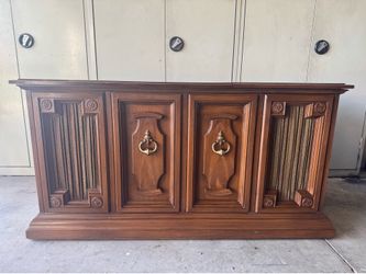 Excellent condition  stereo console with additional equipment