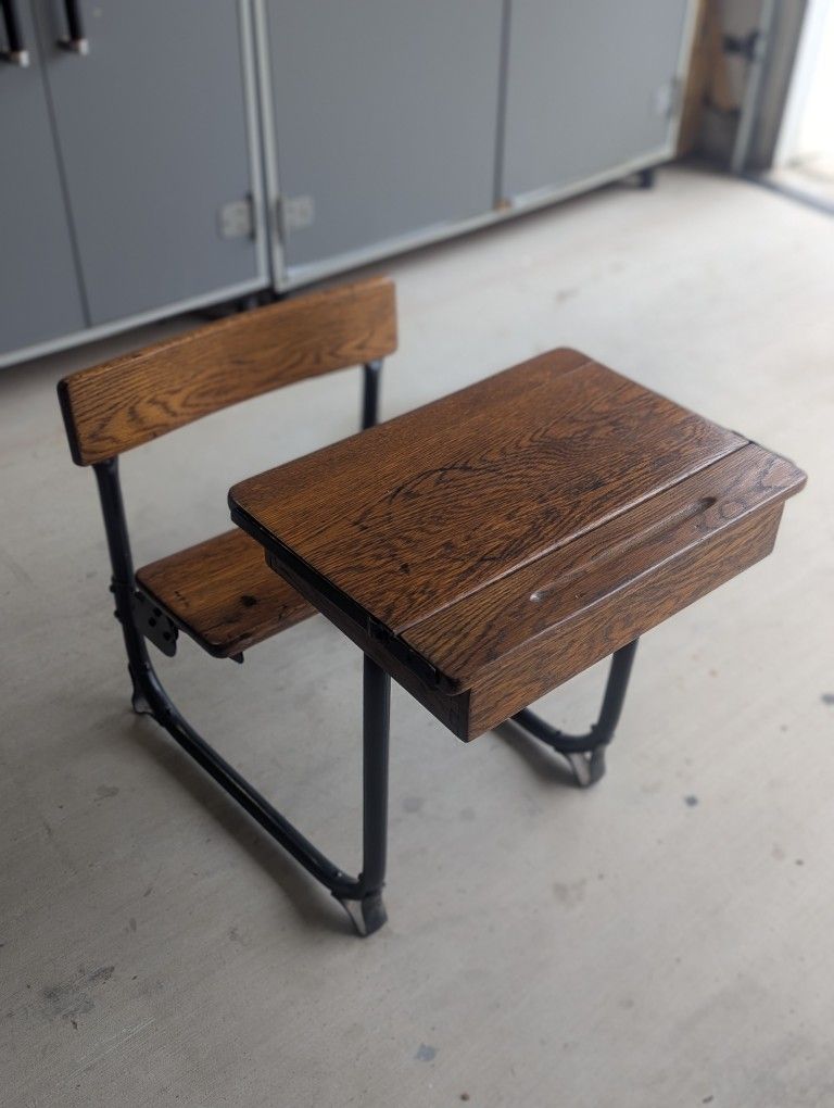 Child'Vintage School Deak