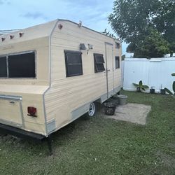 Camper Winnebago 17ft