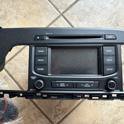 Hyundai Sonata Factory radio