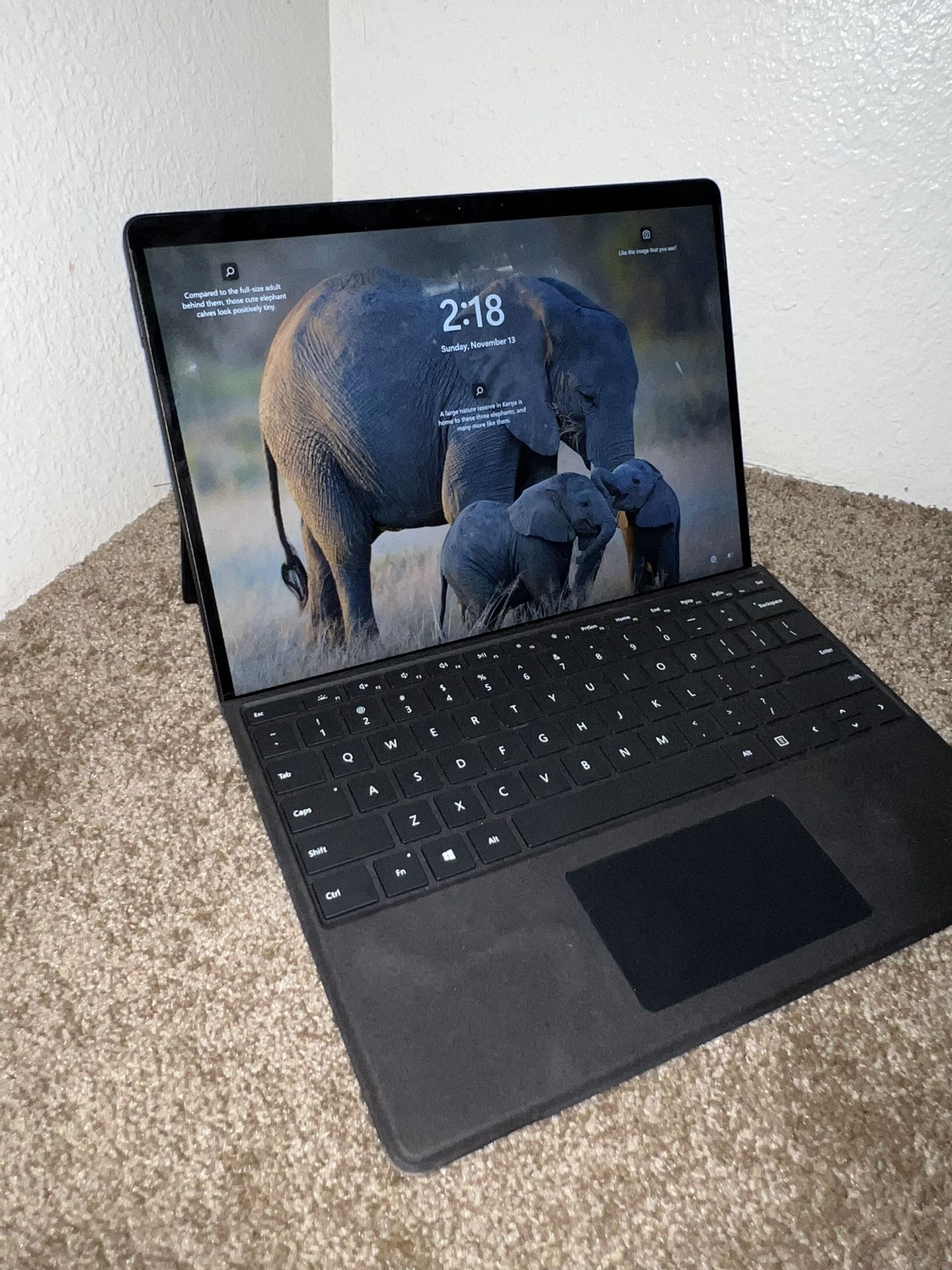Microsoft - Surface Pro 8 – 13” Touch Screen – Intel Evo platform Core i7 – 16GB Memory – 256GB SSD – Device + Keyboard - Graphite