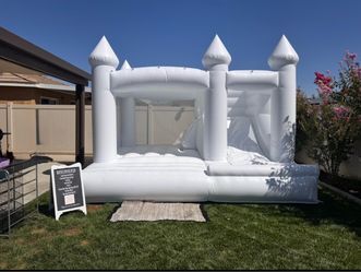 13x13 White Bounce House