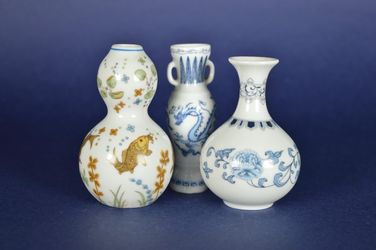 Vintage Franklin mini vases