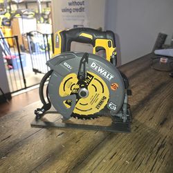 60v  Dewalt skill saw