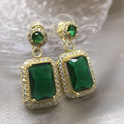 New Green Dangle Earrings