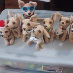 Set Of 8 Vintage Plushy Yo Quireo Taco Bell Dogs $25 OBO 