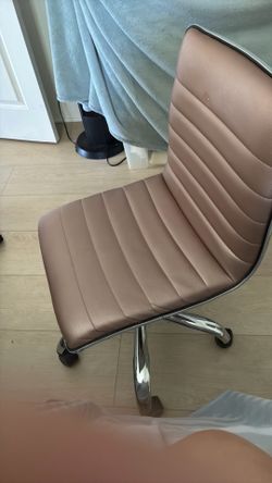 Pink leader chair