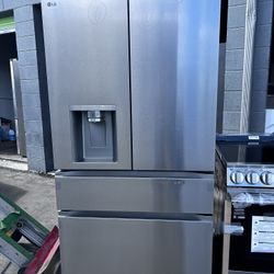 29 cu. ft. SMART Standard Depth MAX French Door Refrigerator with Full Convert Drawer in PrintProof Stainless Steel