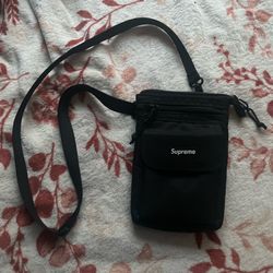Small black Supreme satchel