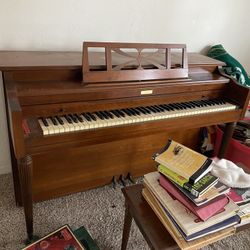 Piano With Bench 