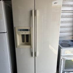 White Whirlpool Refrigerator And Freezer