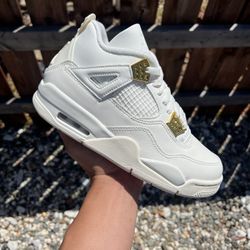 Jordan 4 Metallic Gold (Size 5.5, 6.5)