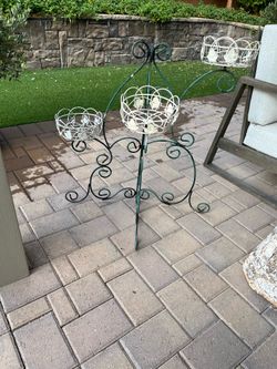 Awesome vintage metal plant stand