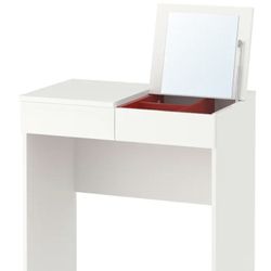 ikia vanity