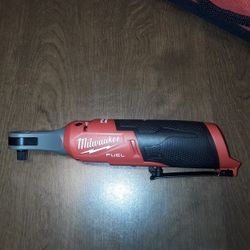 Milwaukee M12 High Speed https://offerup.com/redirect/?o=UmF0Y2hldC5OZXc= Never Used. 125$ This Is My Lowest Price 