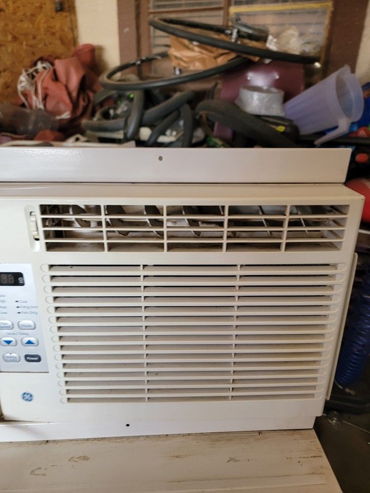 GE Air Conditioner (Btu/h 5050)