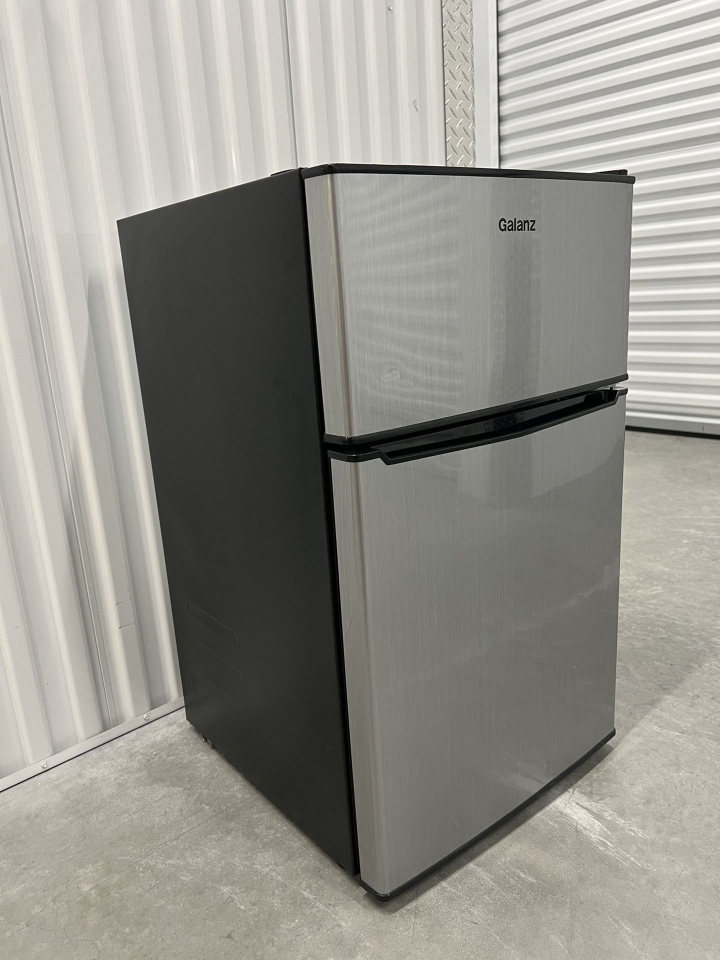 Galanz Mini Fridge