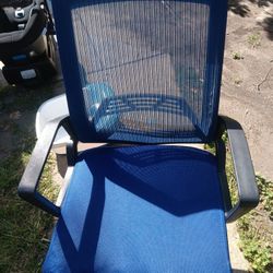 !ADJUSTABLE DESK CHAIR 