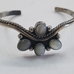 Silver Bracelet with Mother Of Pearl 