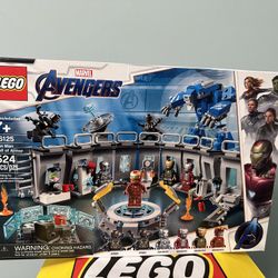 LEGO 76125 Avengers Endgame Iron Man Hall of Armour