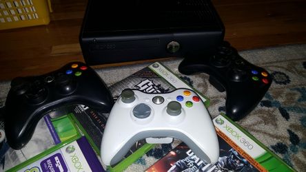 XBOX 360 with games