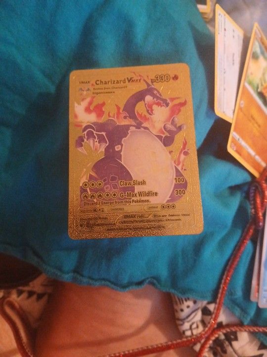NEW RARE GOLDEN CHARIZARD FRONT AND BACK