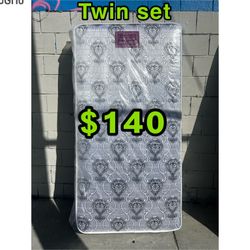 TWIN MATTRESS WITH BOX SPRING 