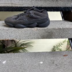 Utility Black Yeezy 500 18’