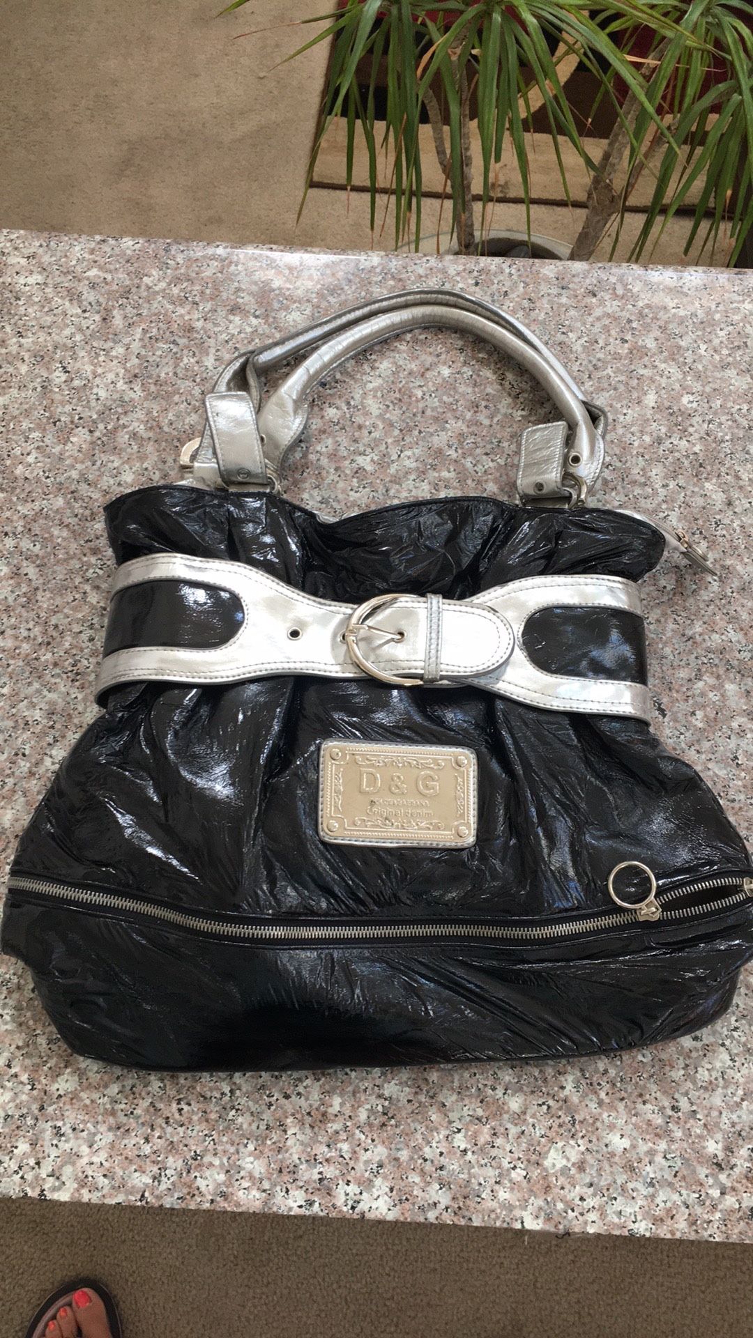 D&G Super cute black and silver shoulder bag! for Sale in Las Vegas