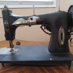 White Sewing Machine 1927