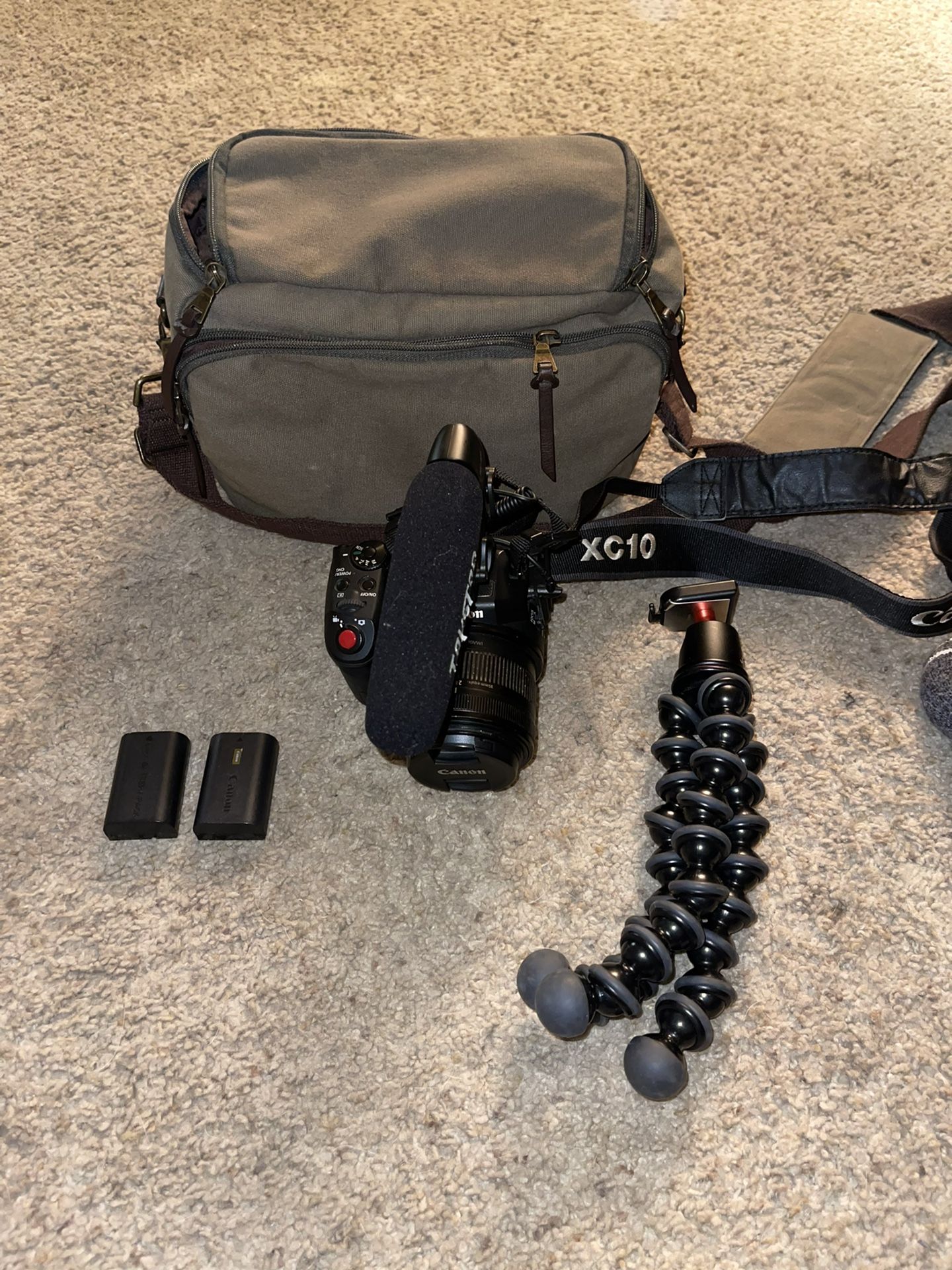 Camera Bundle Canon XC10