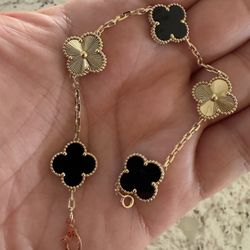 New With Box 18k Yellow Gold Van Cleef Onyx Black 5 Clover Bracelet