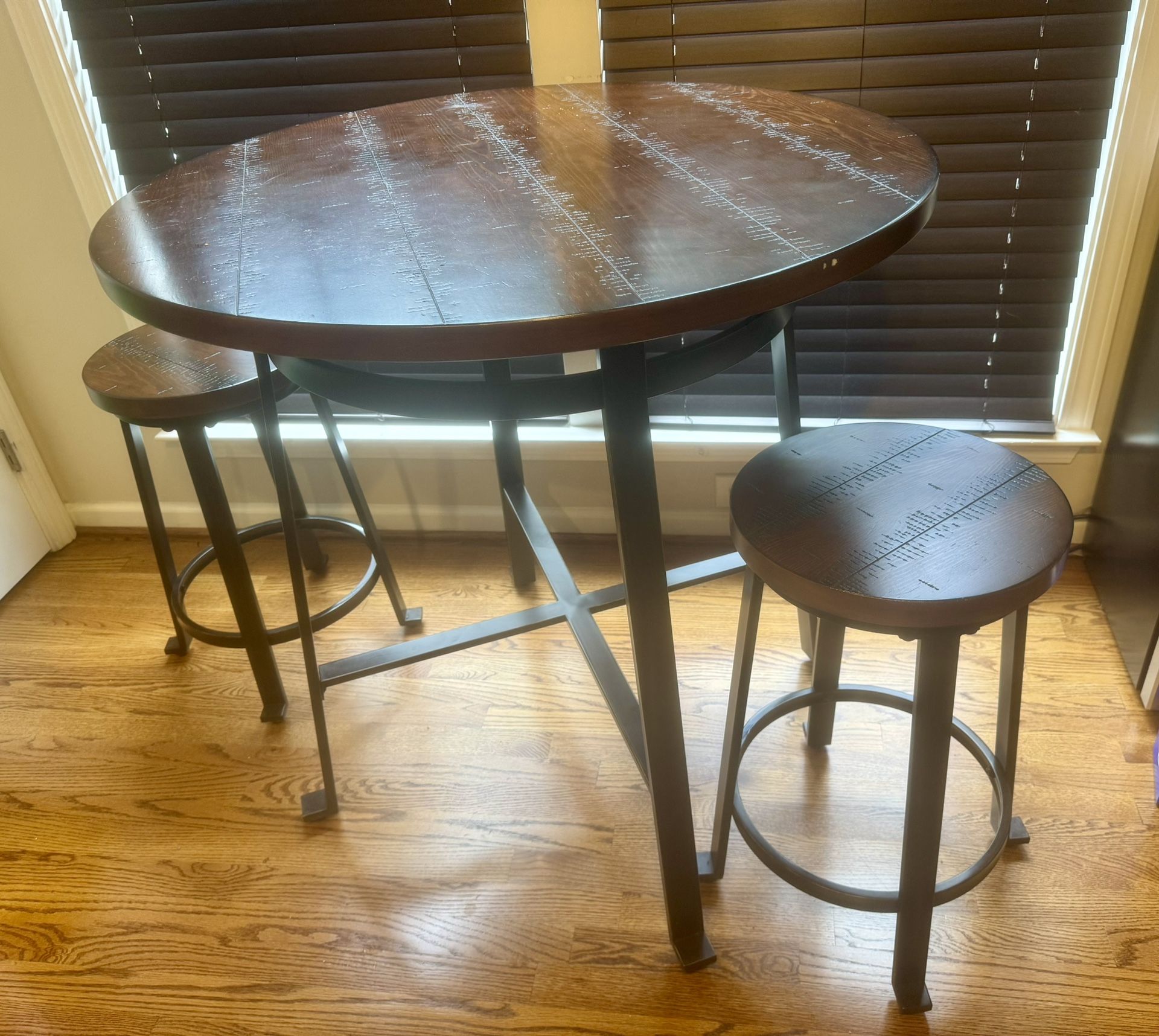 Hightop Small Bar Table