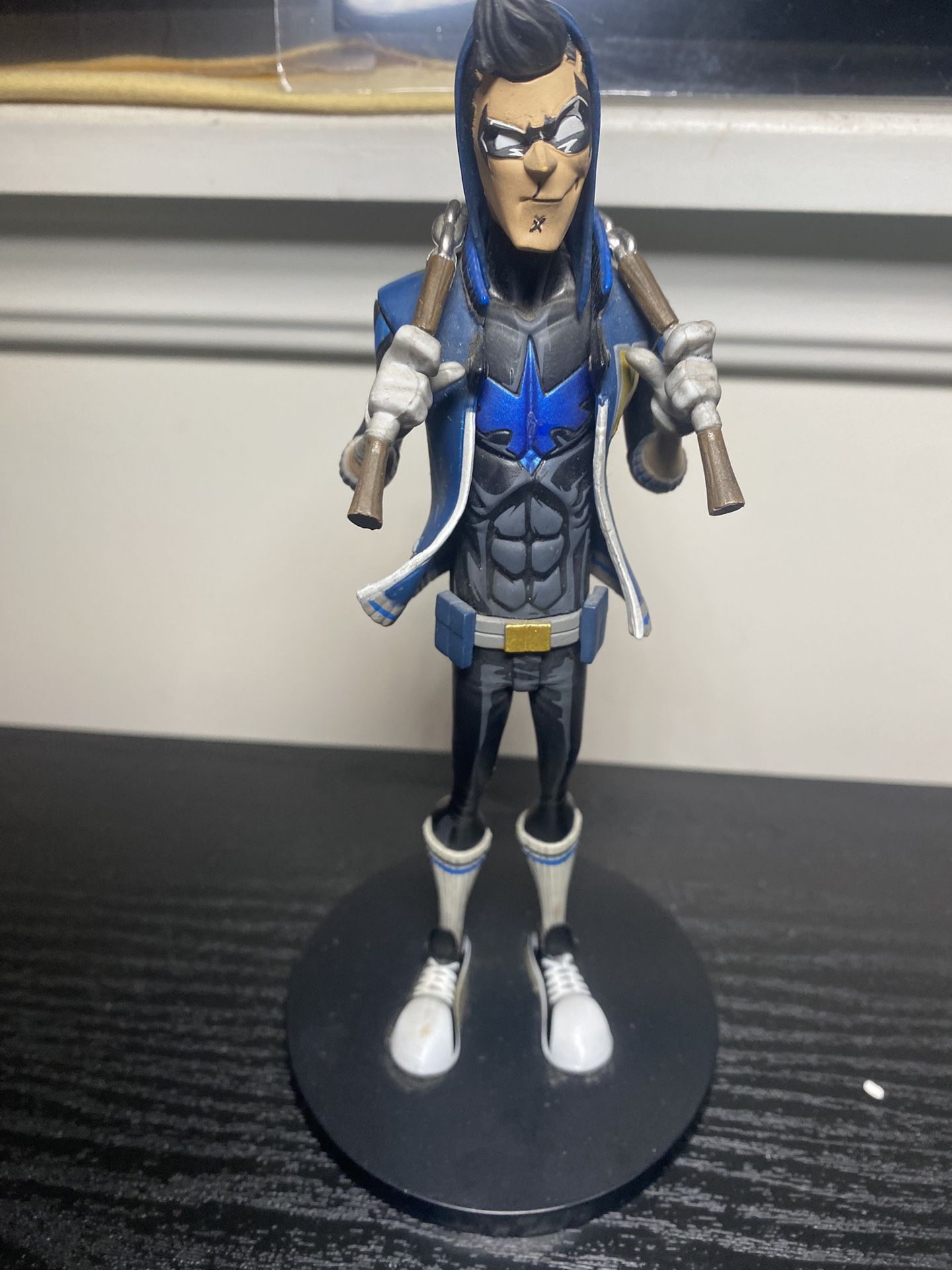 DC Comics- NIGHTWING STATUE by HAINANU NOOLIGAN- Artist Alley