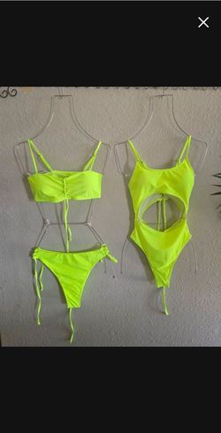 SWIMWEAR Size Medium