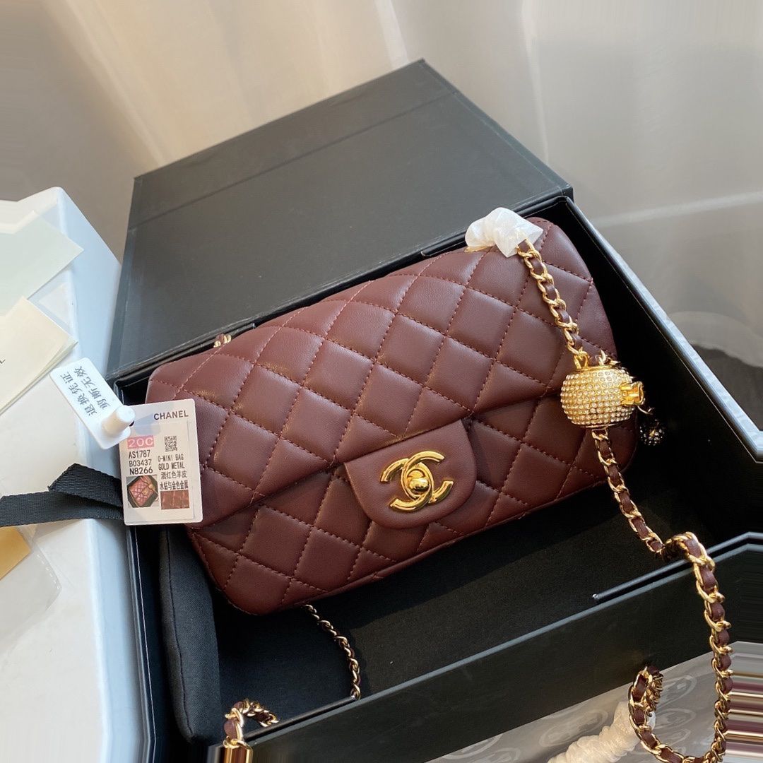 CHANEL Bag for Sale in Miami, FL - OfferUp