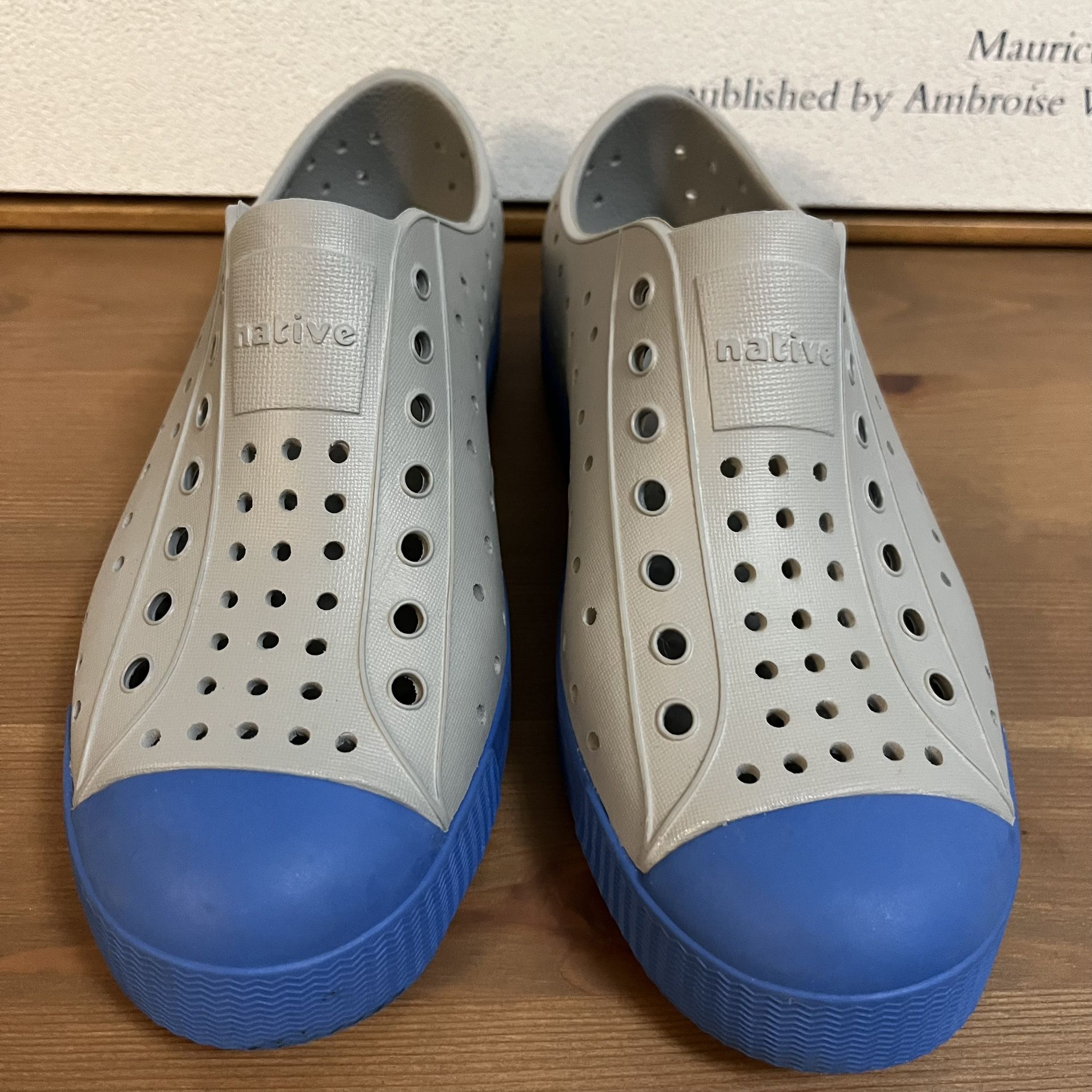 Kids Native Jefferson Shoes Grey Blue Size J2 Outdoor Water Summer Slip On Shoes