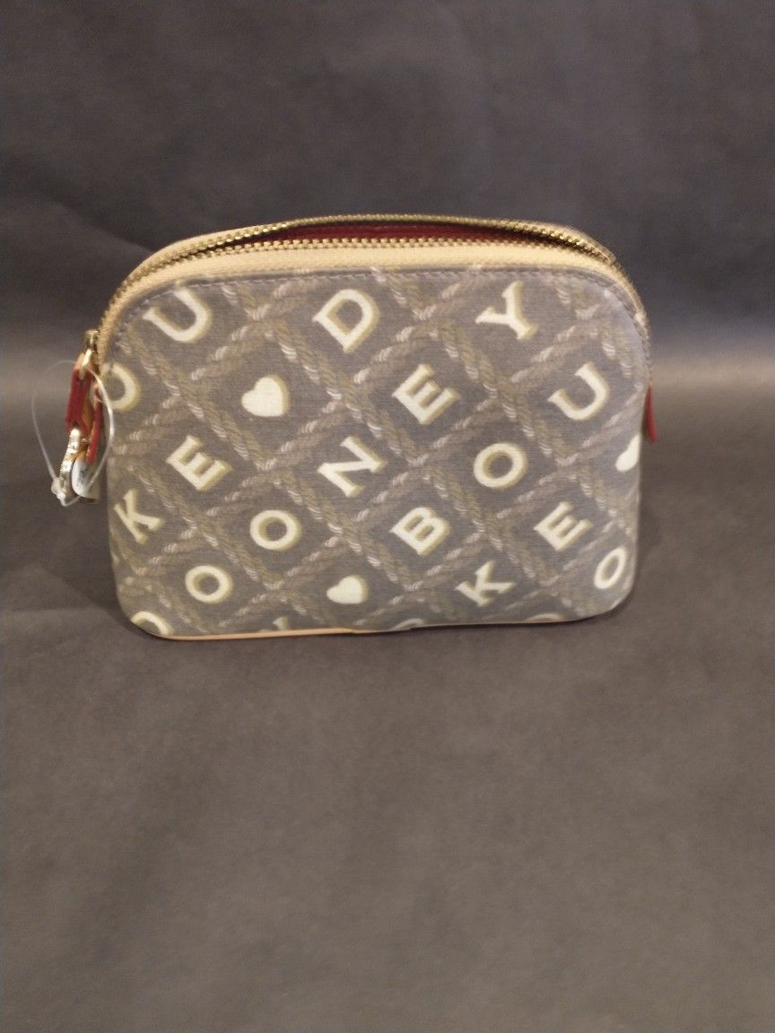 Dooney &Bourke Cosmetics Clutch Bag
