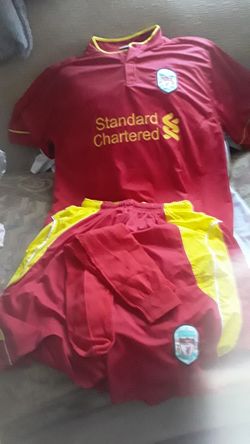 Liverpool soccer team Brad New complet uniforme